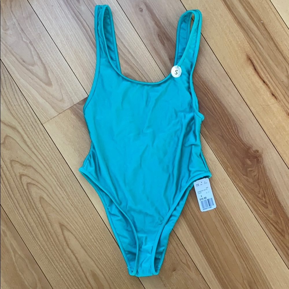 Junior’s One-Piece bathing suit